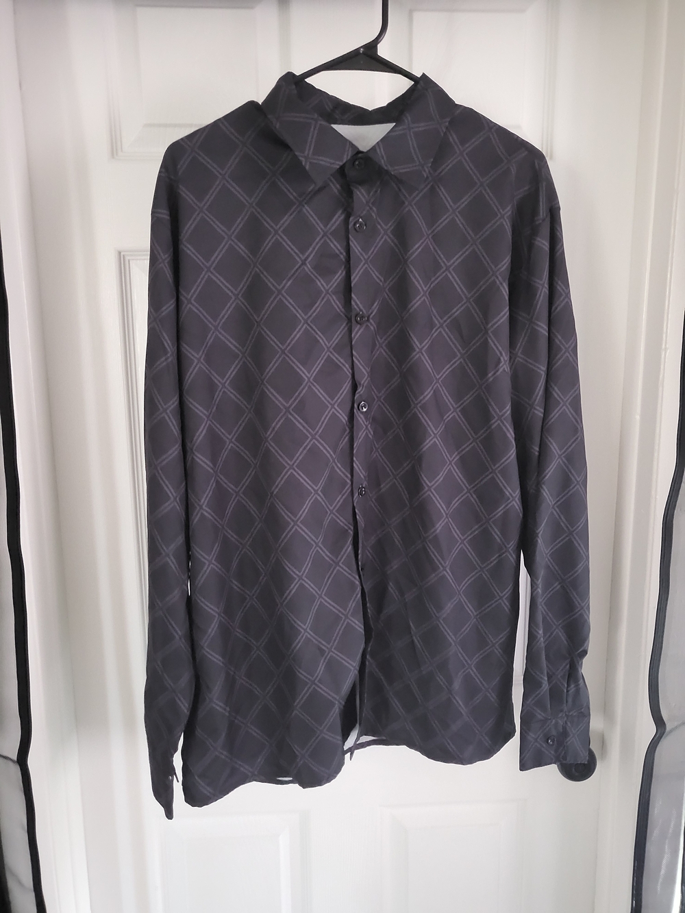SHEIN Men's Dark Gray Diamond-Check Button-Up Shirt